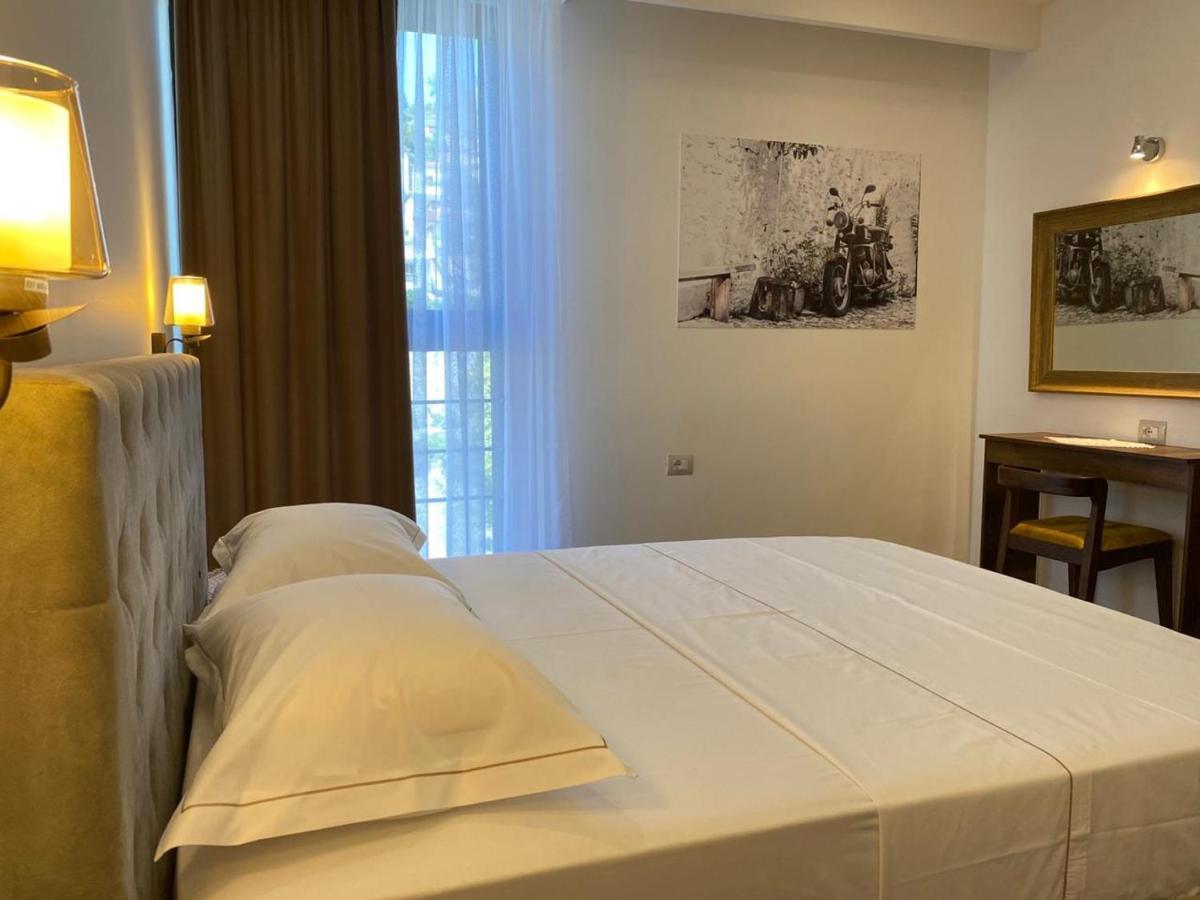 Hotel Republika Berat Eksteriør billede