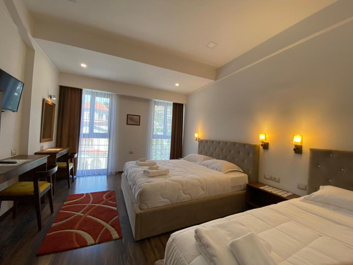 Hotel Republika Berat Eksteriør billede