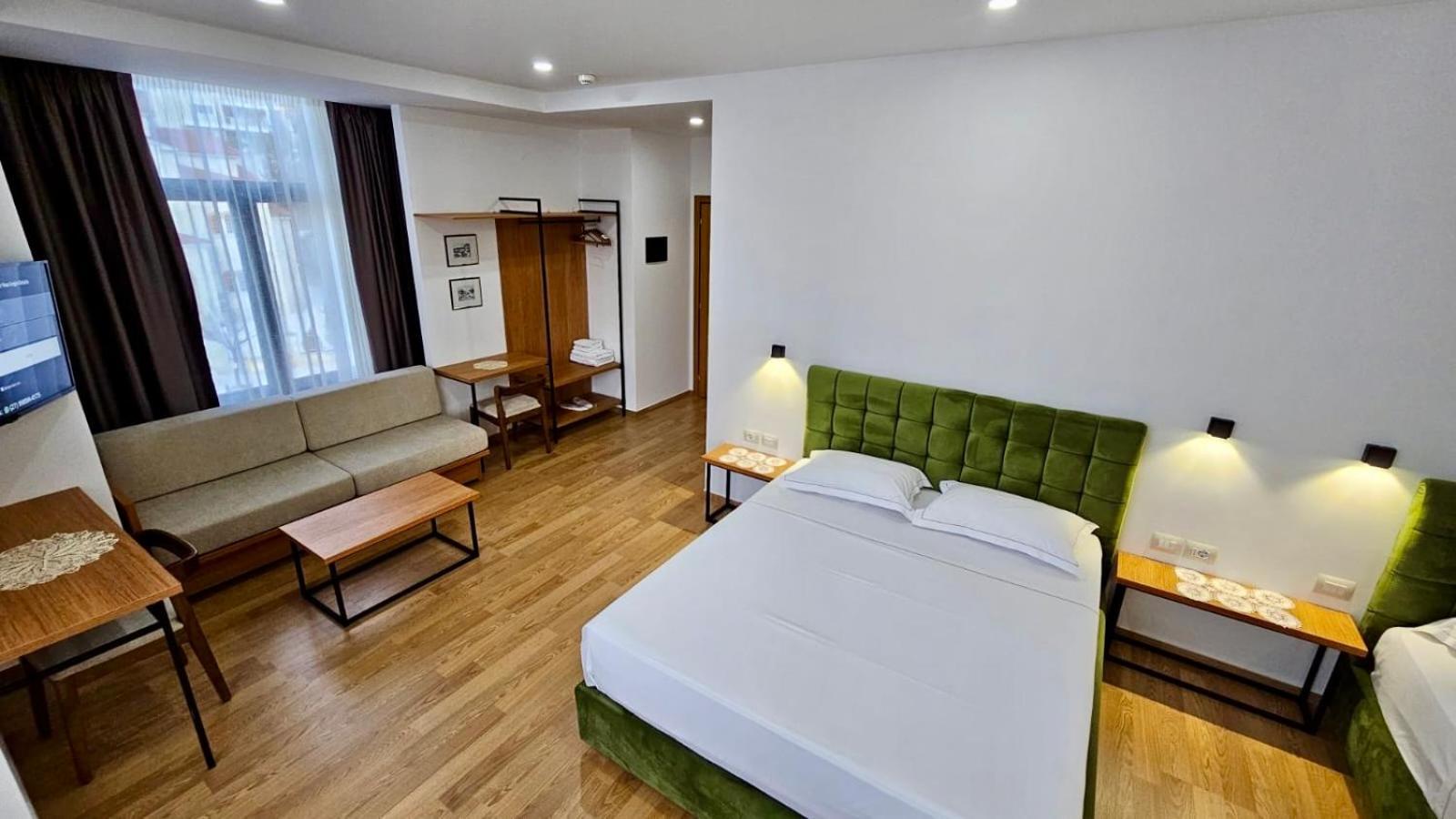 Hotel Republika Berat Eksteriør billede