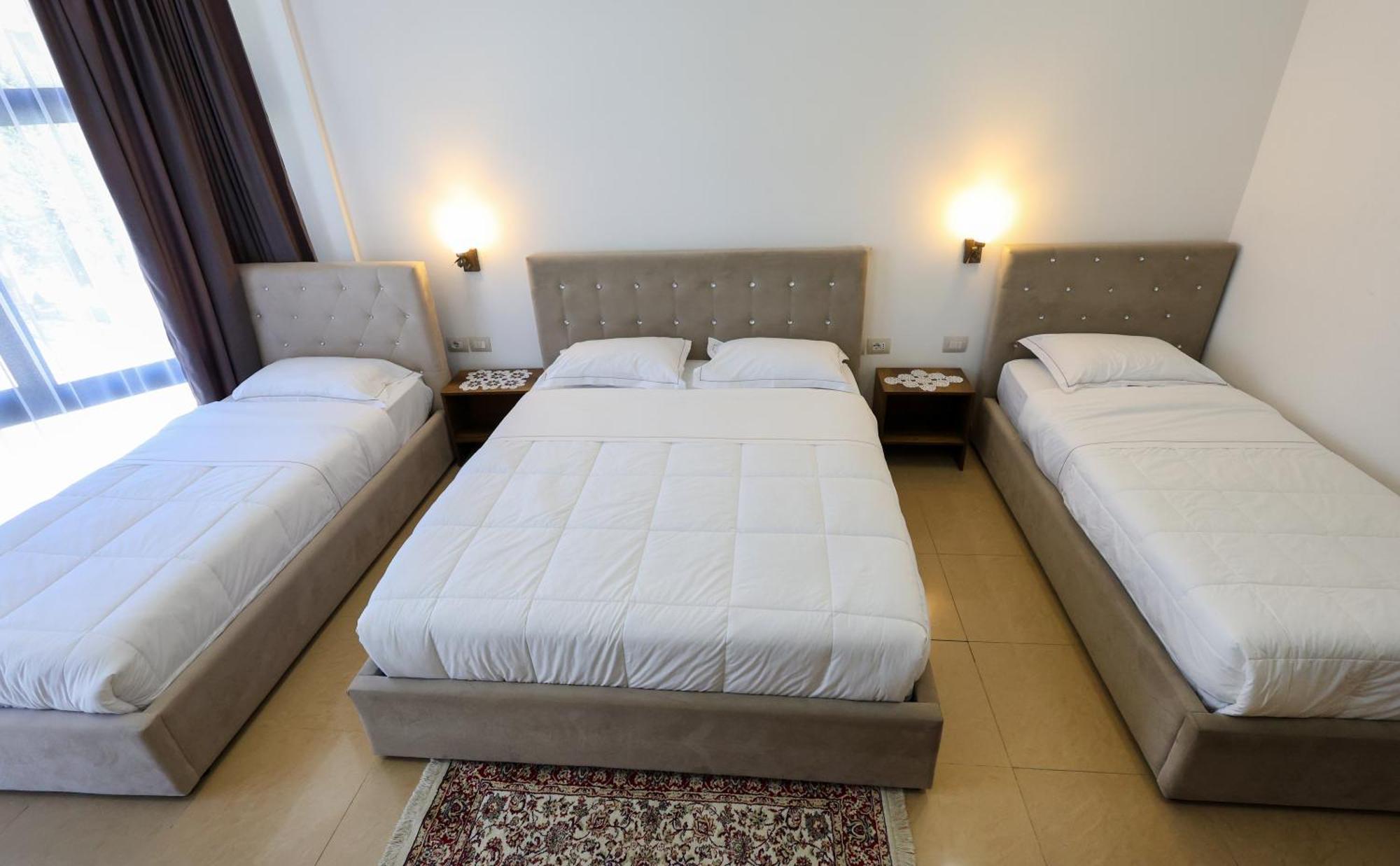 Hotel Republika Berat Eksteriør billede