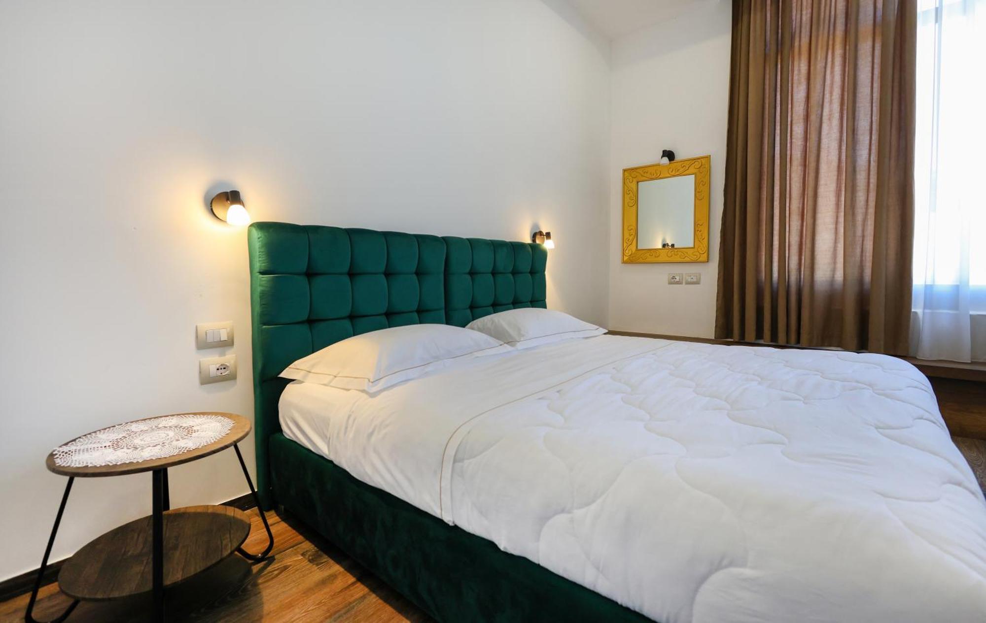 Hotel Republika Berat Eksteriør billede