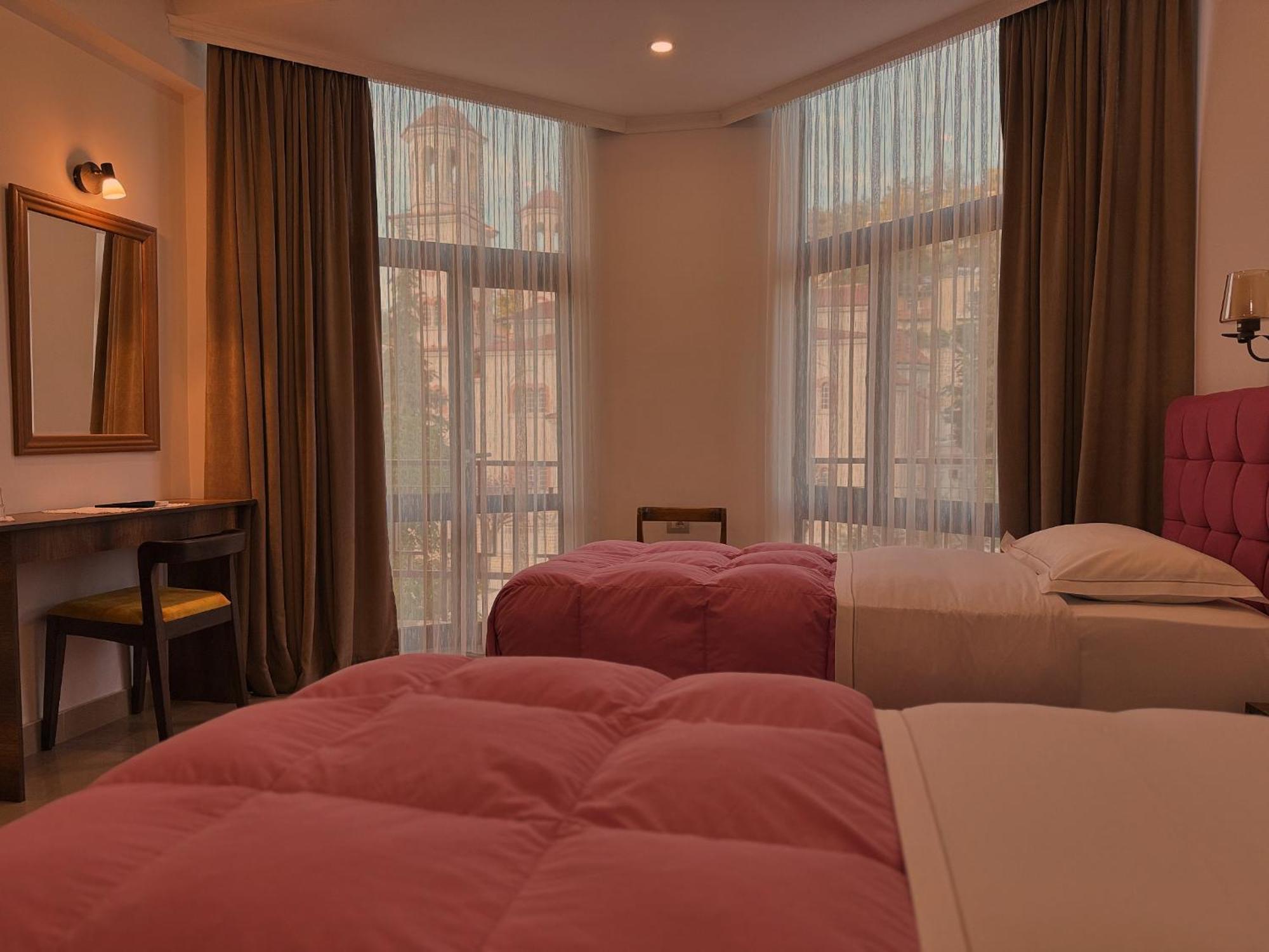 Hotel Republika Berat Eksteriør billede